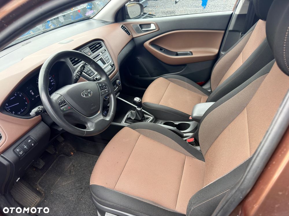 Hyundai i20 blue 1.2 YES!+ - 8