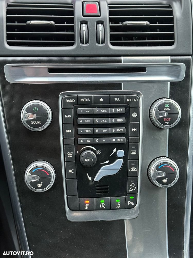 Volvo XC 60 ver-d4awd-start--stop-r--design - 19