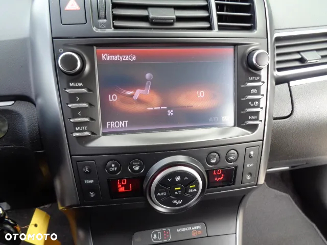 Toyota Verso 1.8 Prestige 7os EU6 - 19