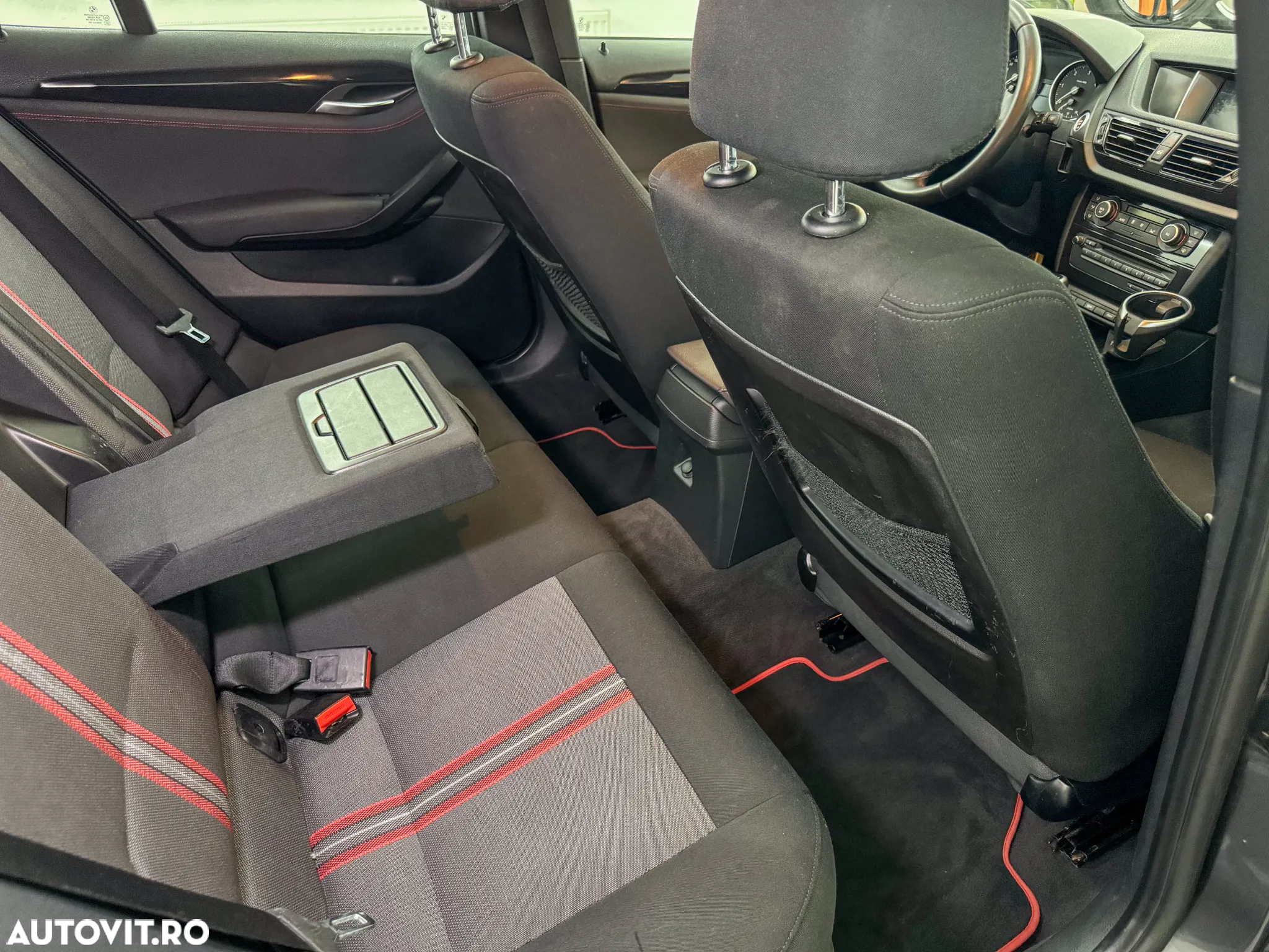 BMW X1 sDrive18d Sport Line - 7
