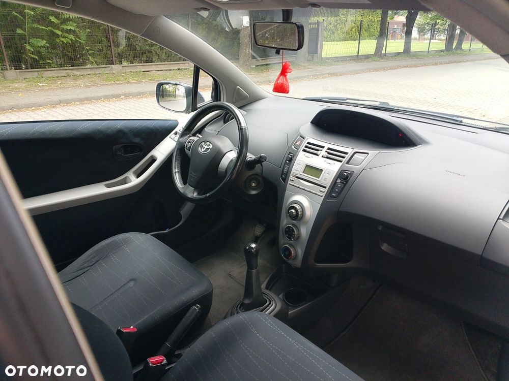 Toyota Yaris - 6