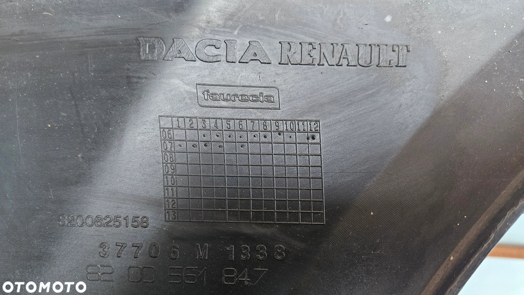 Dacia Logan 1 2004-2008 Zderzak przód Zderzak przedni z logo Znaczek - 14
