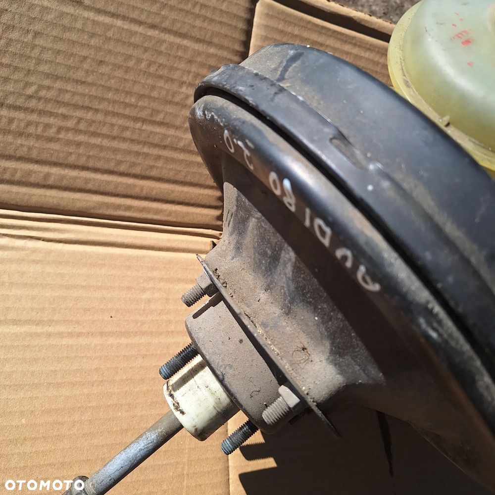 SERWO HAMULCOWE AUDI 80 2.0 8a06121105c - 4