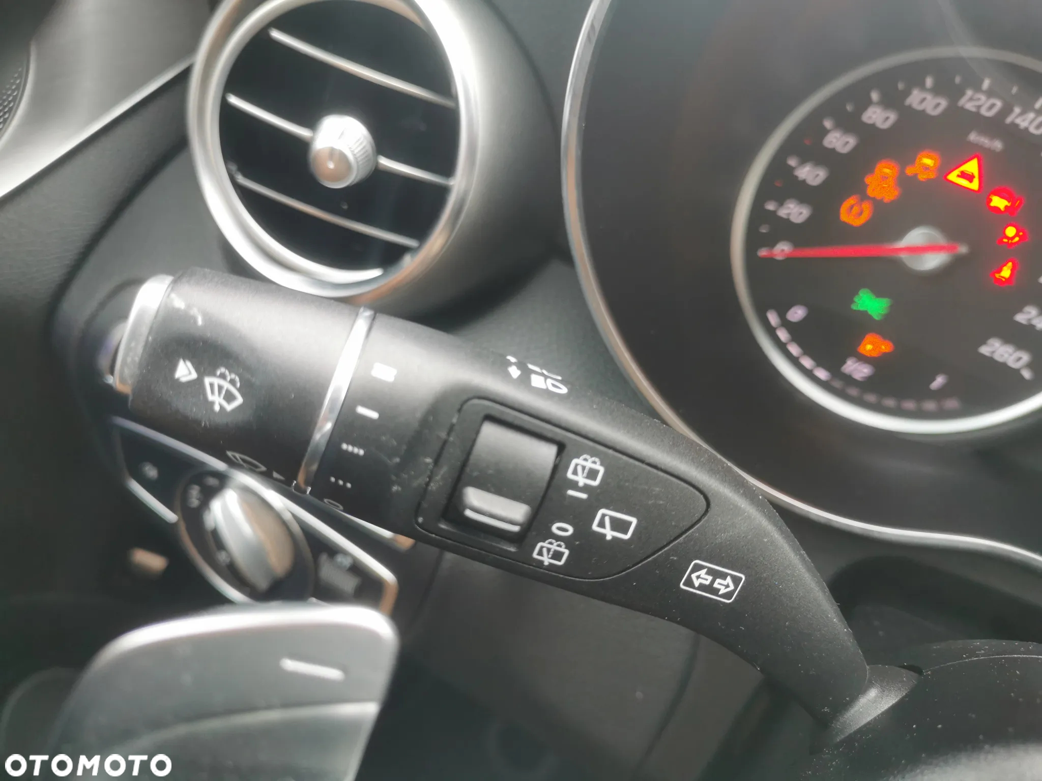 Mercedes-Benz Klasa C 300 de 9G-TRONIC - 33