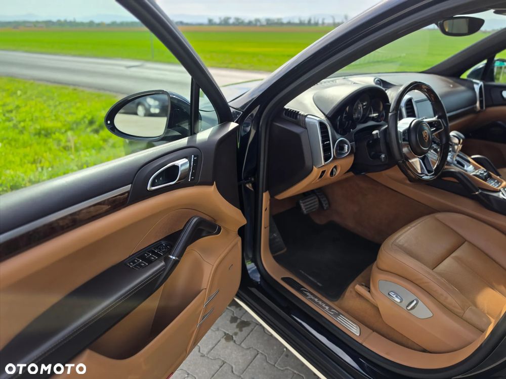 Porsche Cayenne S Platinum Edition - 17