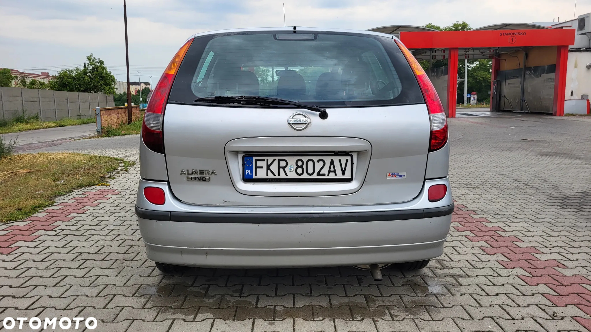 Nissan Almera Tino - 4