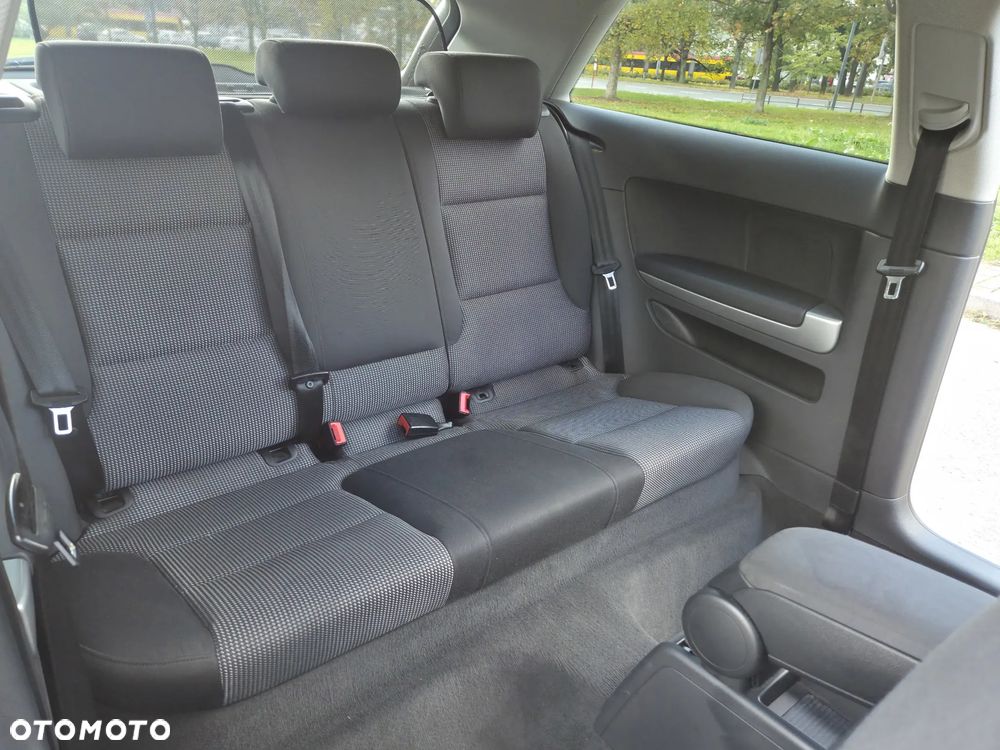 Audi A3 3-drzwiowe 1.6 TDI DPF Ambition - 13