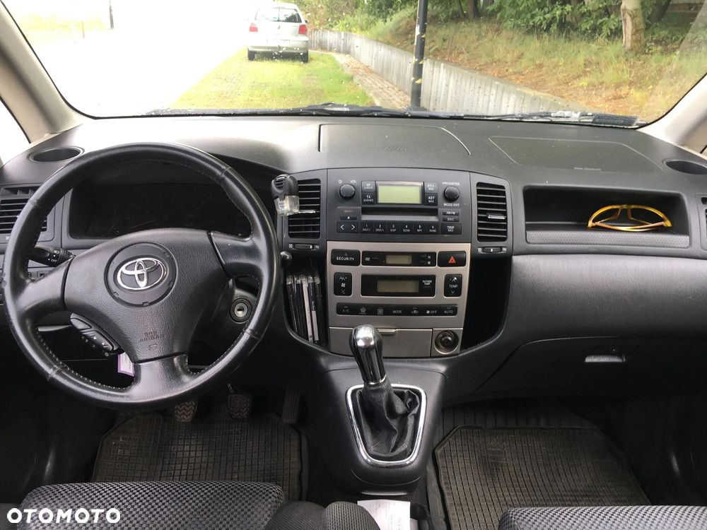 Toyota Corolla Verso 2.0 D-4D - 13