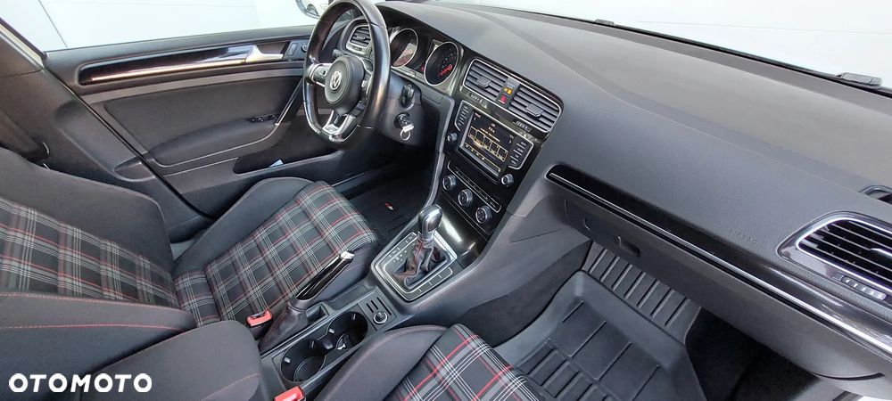 Volkswagen Golf 2.0 TSI BMT GTI DSG - 26