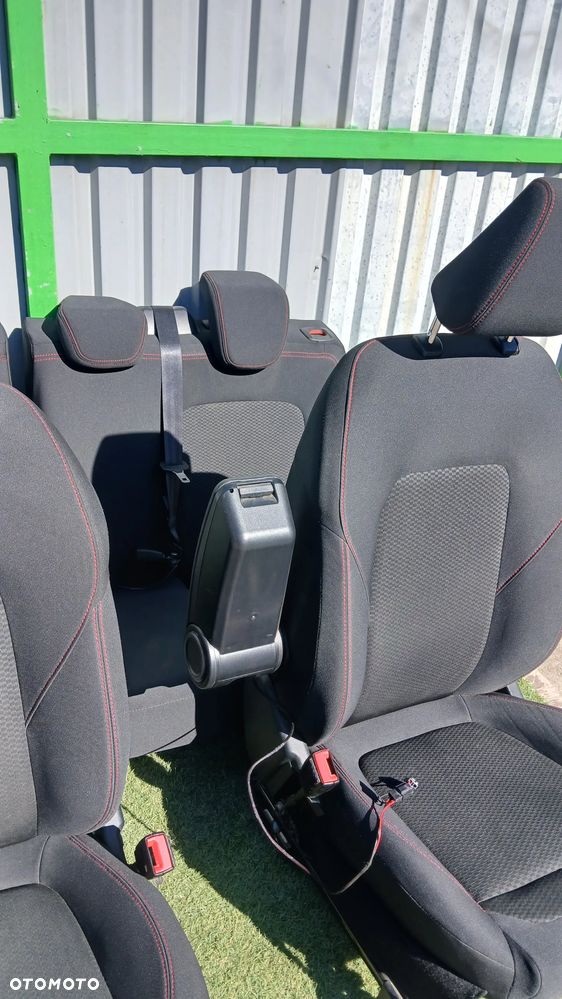 Ford Fiesta mk8 st-line fotele kanapa wnetrze - 10