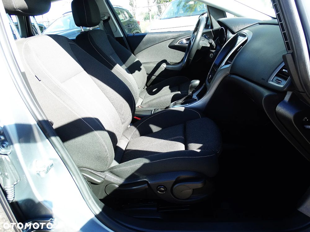Opel Astra 1.6 Automatik Color Edition - 28