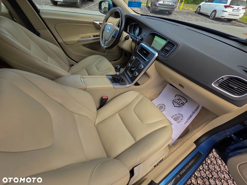 Volvo V60 D3 Summum - 39