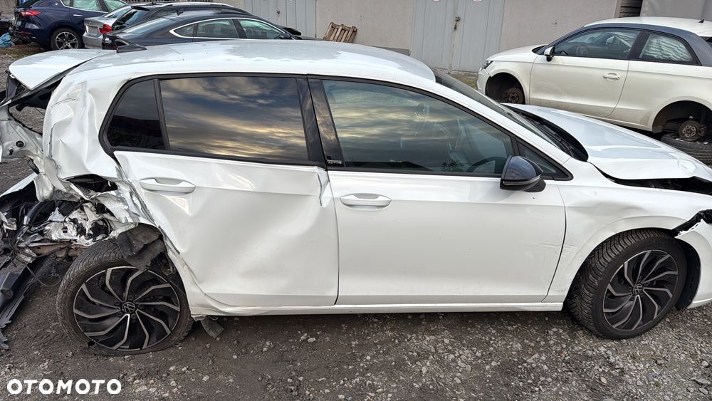 Volkswagen Golf 2.0 TDI SCR DSG Active - 12