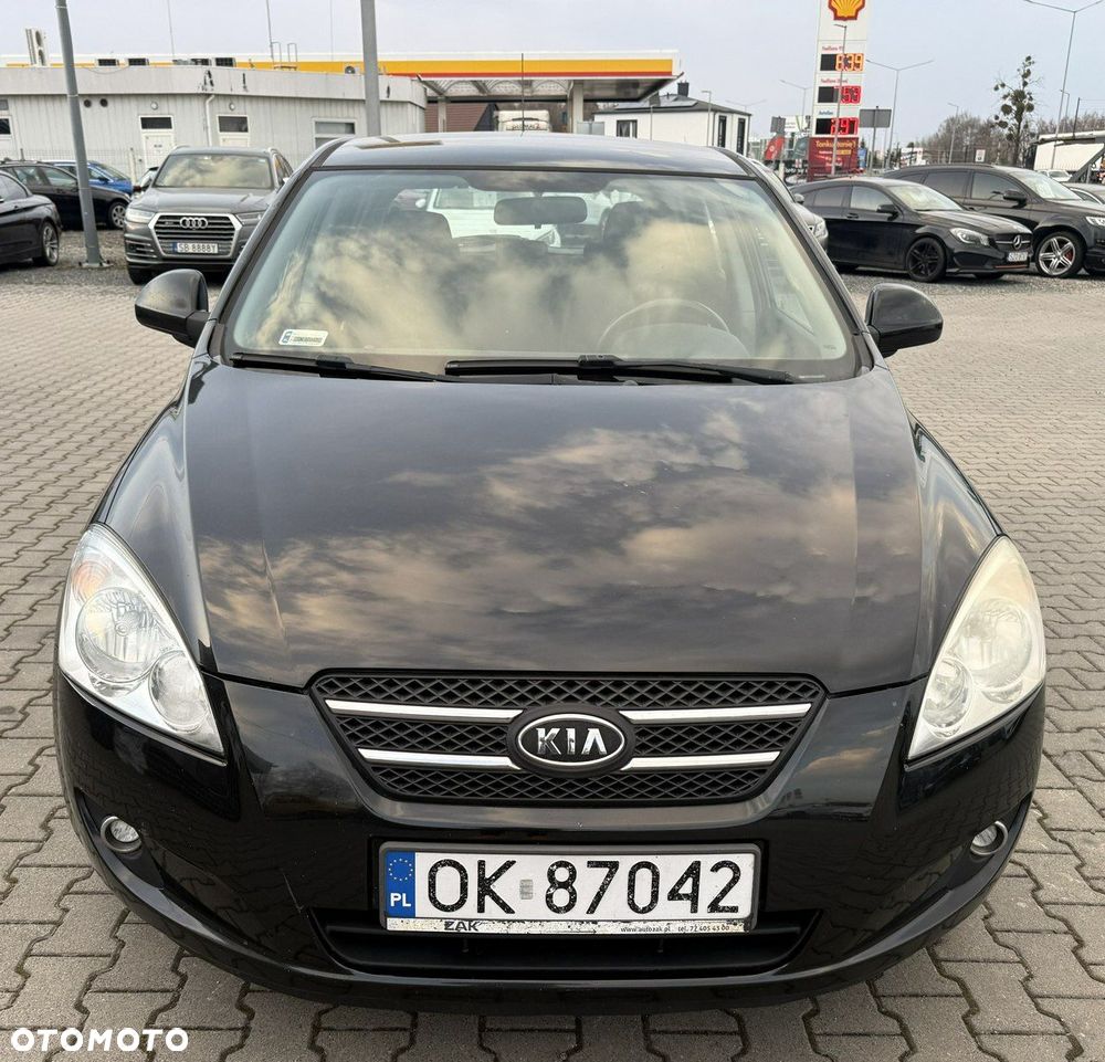 Kia Ceed - 9