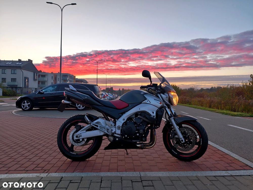 Suzuki GSR