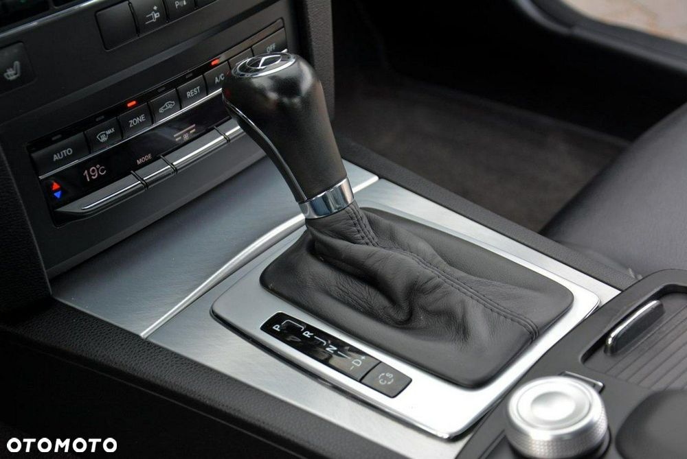 Mercedes-Benz Klasa E 350 CGI BlueEffICIENCY - 29