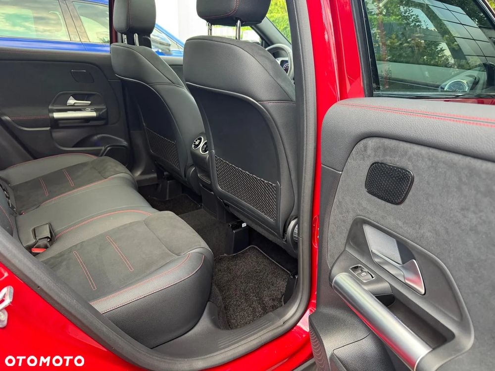 Mercedes-Benz GLA 200 d 4Matic 8G-DCT Style - 27