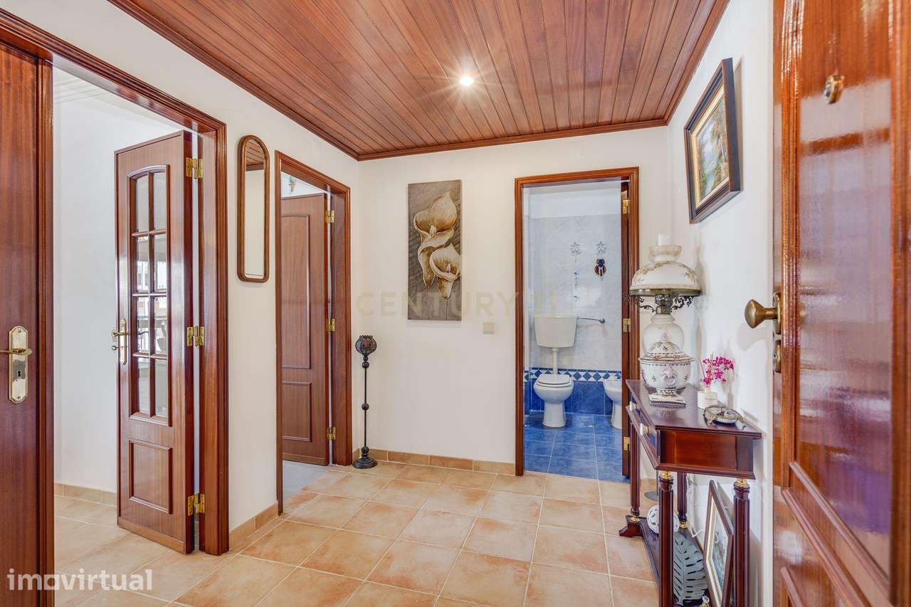Apartamento T2 - 2 frentes e varandas - Grande imagem: 4/25