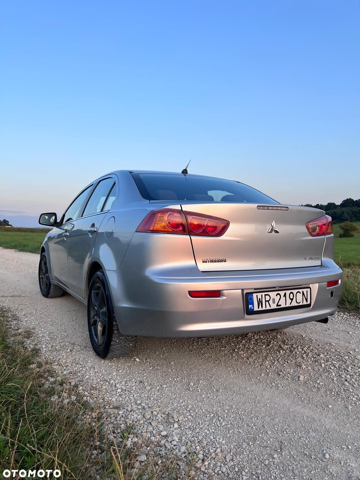 Mitsubishi Lancer - 12