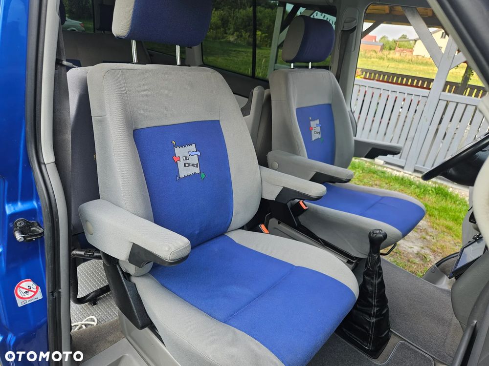 Volkswagen Multivan - 11