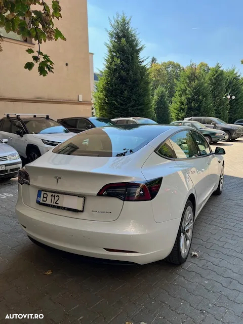 Tesla Model 3 Long Range - 5