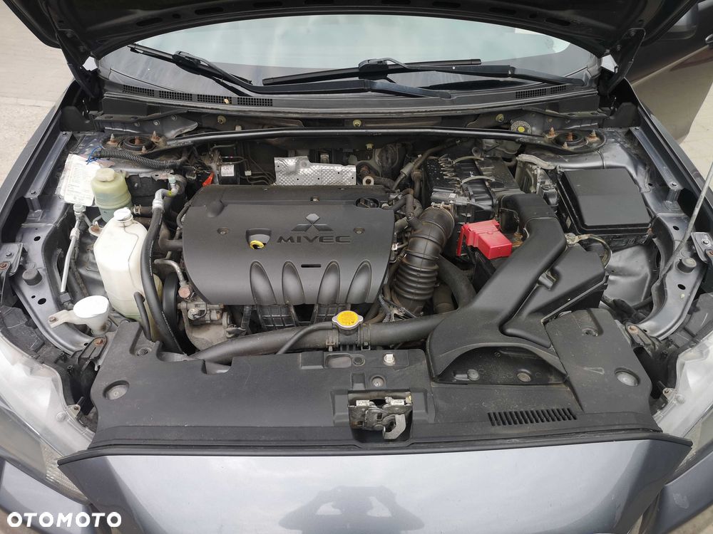 Mitsubishi Lancer - 8