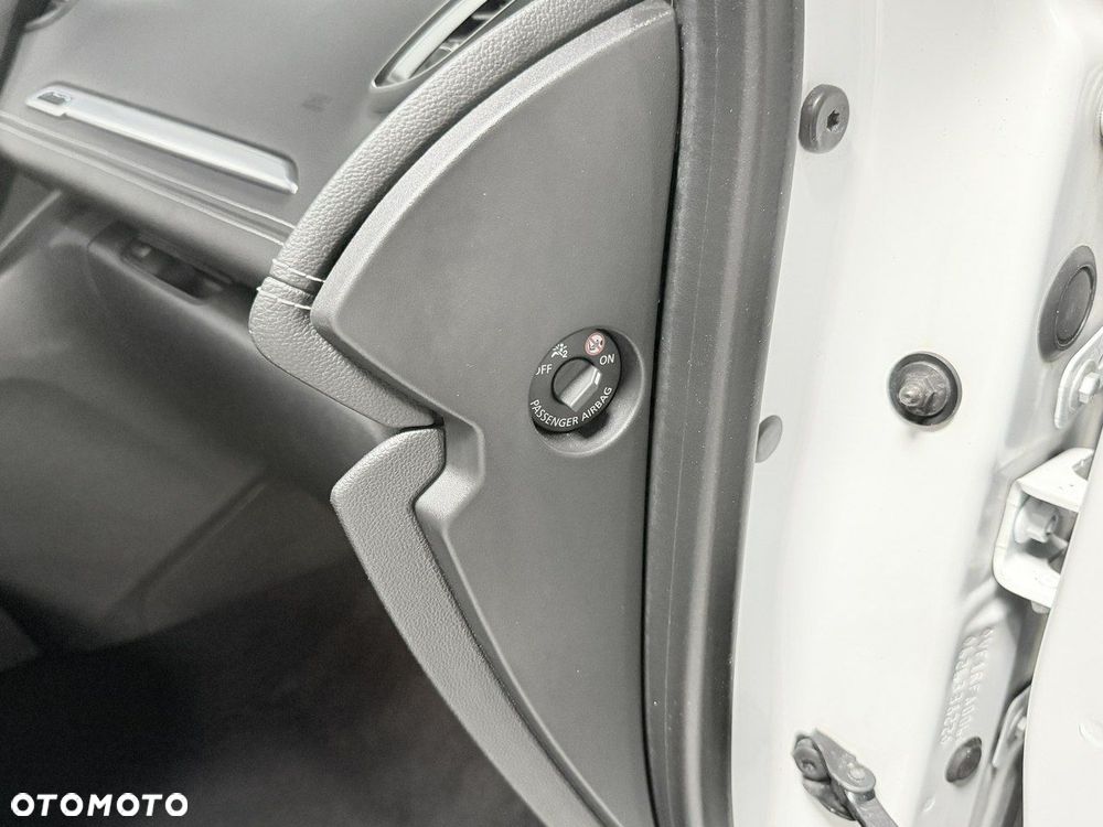 Renault Grand Scenic - 23