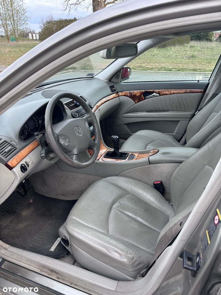 Mercedes-Benz Klasa E 200 CDI Elegance - 15