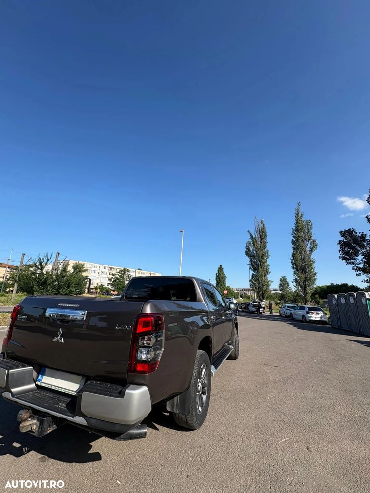 Mitsubishi L200 Double Cab 2.2 DI-D M/T Instyle - 4