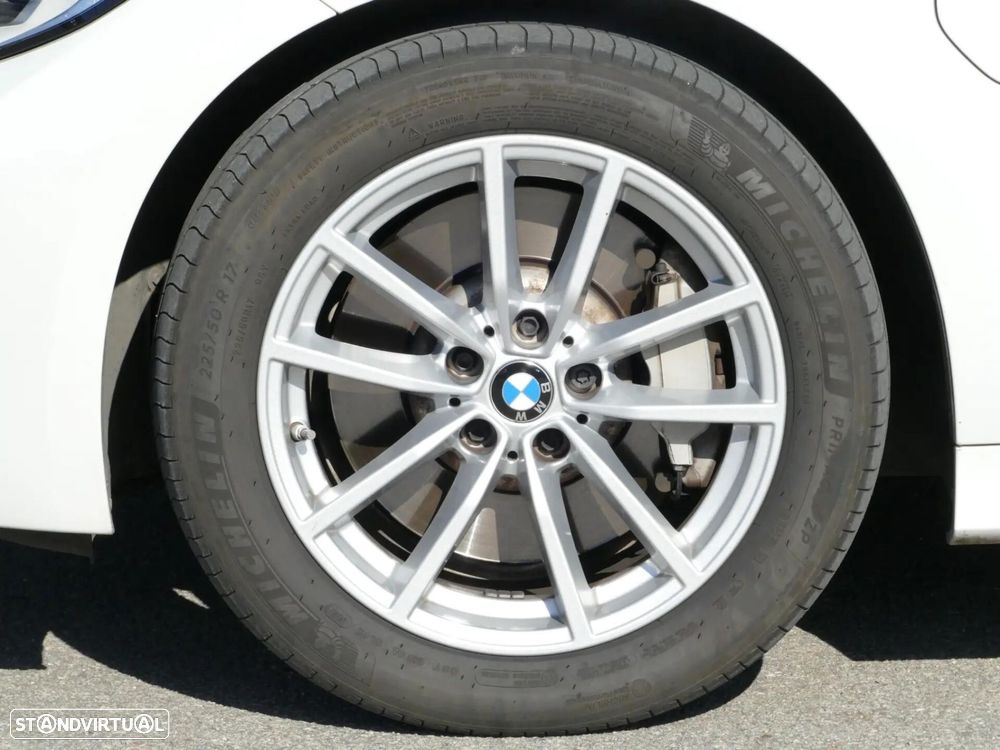 BMW 330 e iPerformance Advantage - 8