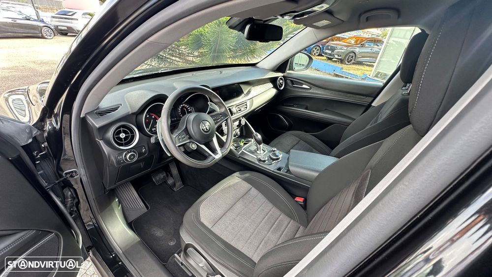 Alfa Romeo Stelvio 2.2 D AT8 - 19