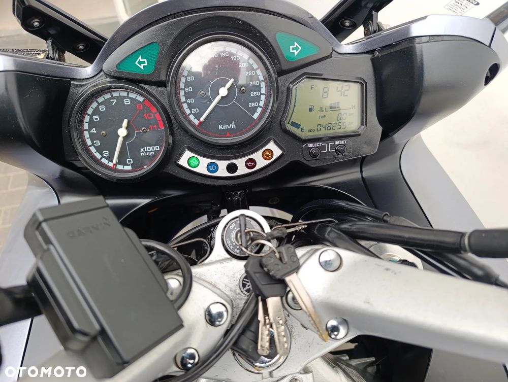 Yamaha FJR - 13