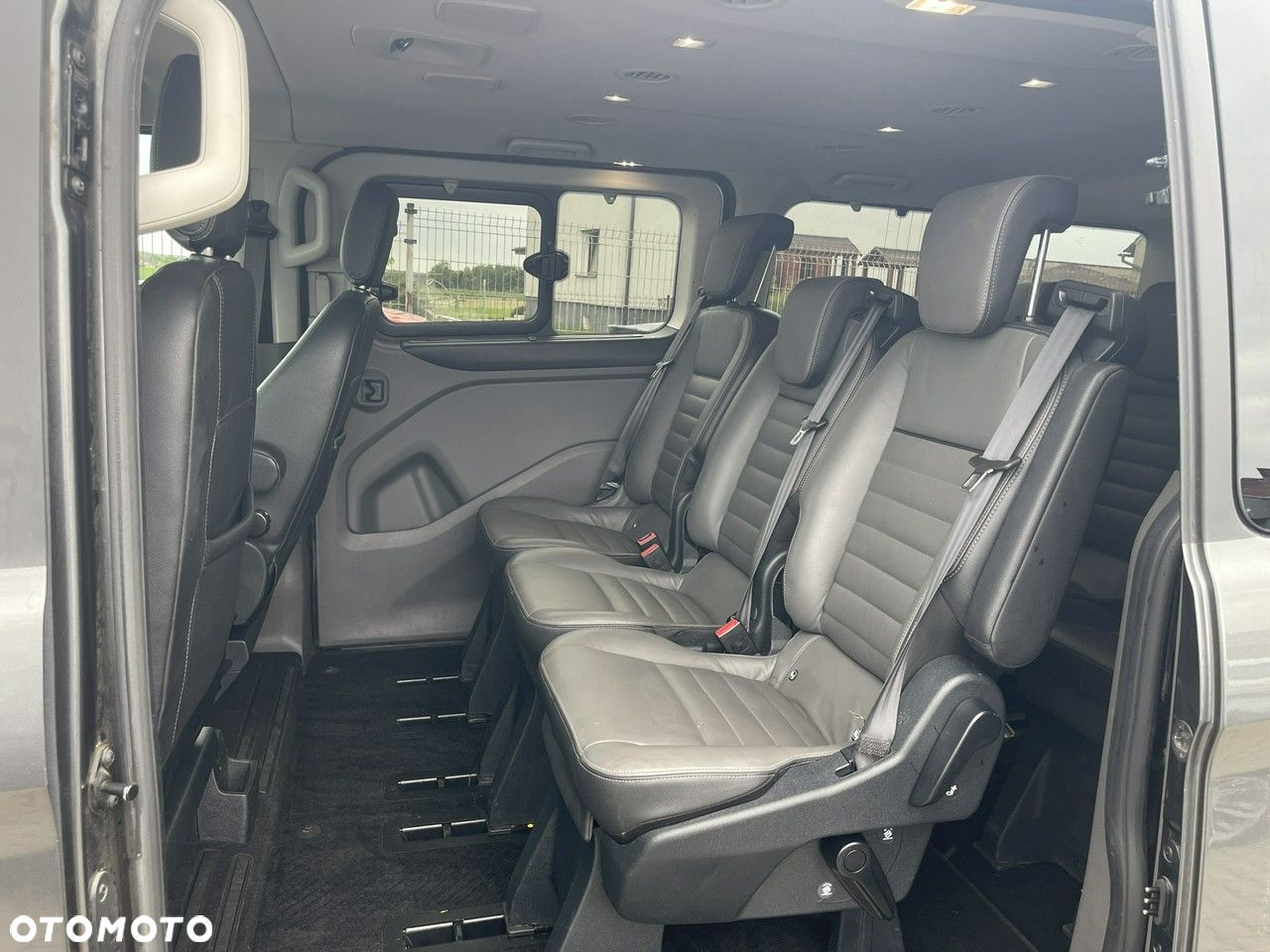 Ford Tourneo Custom - 10