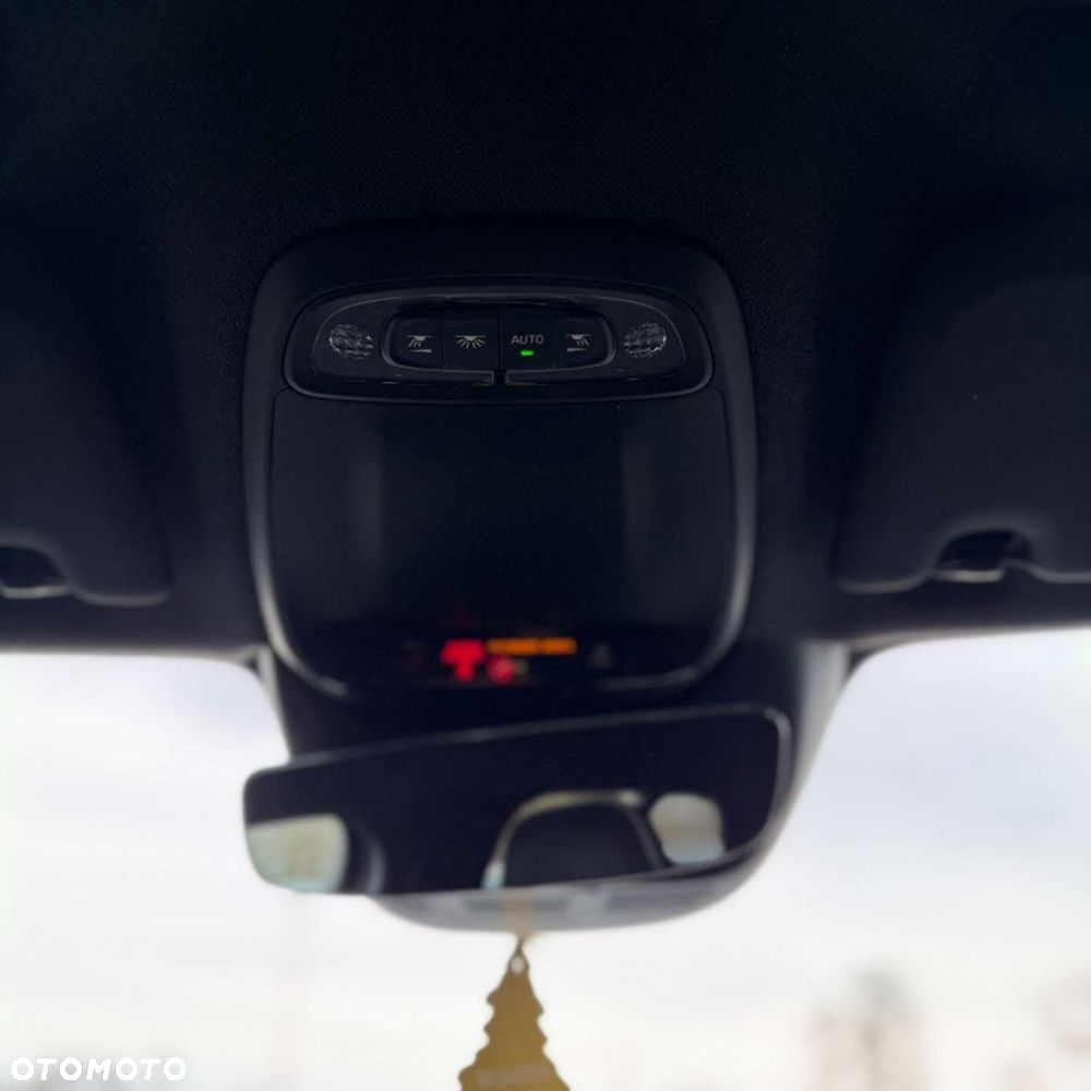 Volvo XC 40 D4 AWD R-Design (Intro Edition) - 28