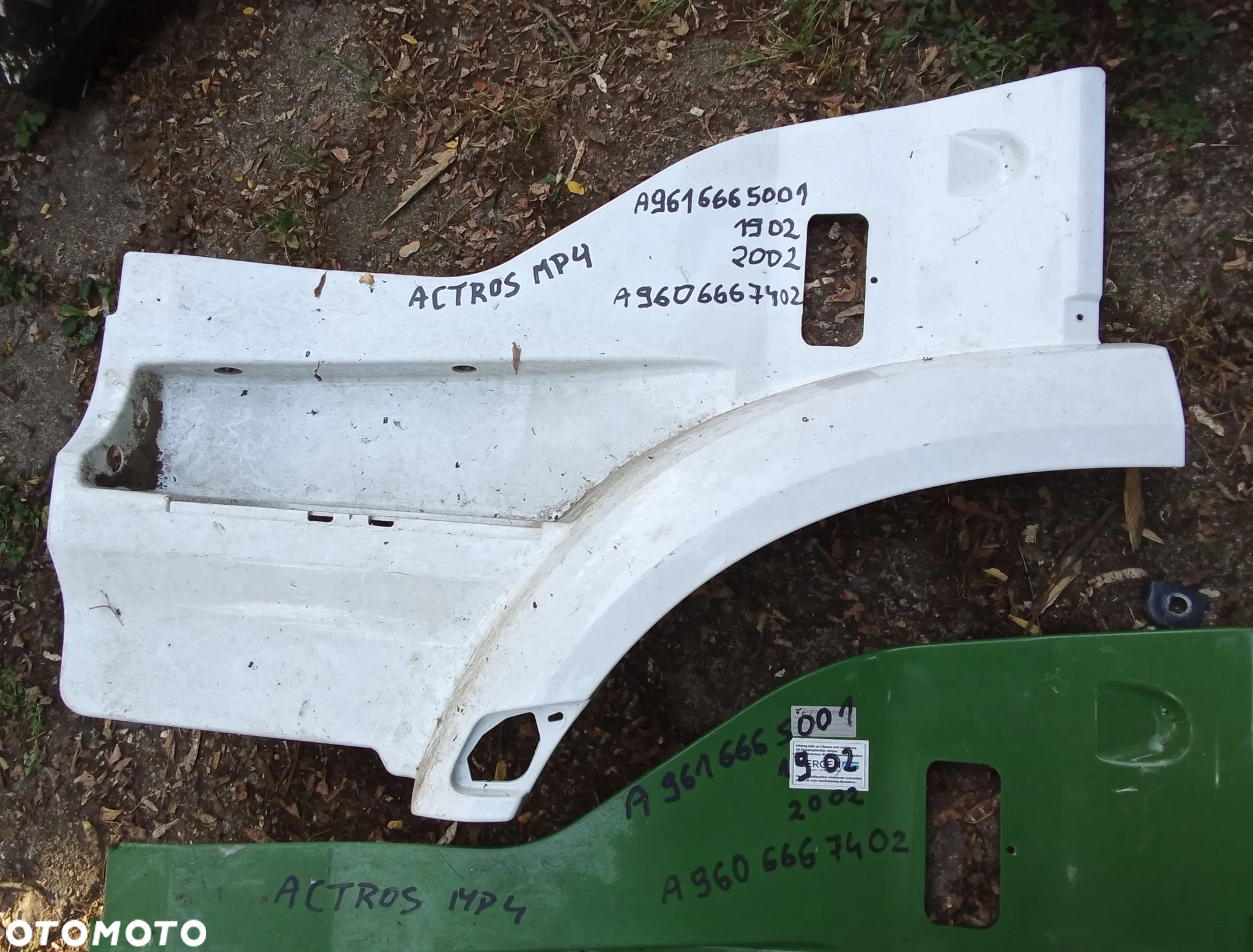 Stopnica stopień Mercedes actros MP4 A9616665001 A9606667402 - 2