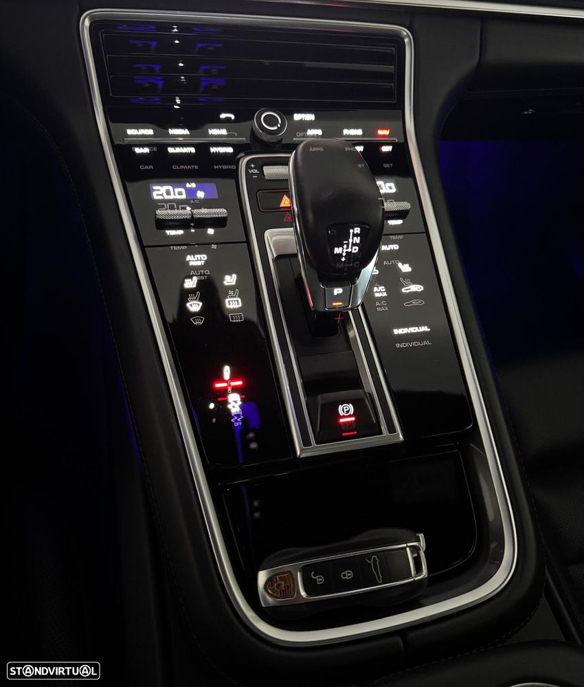 Porsche Panamera Sport Turismo - 20