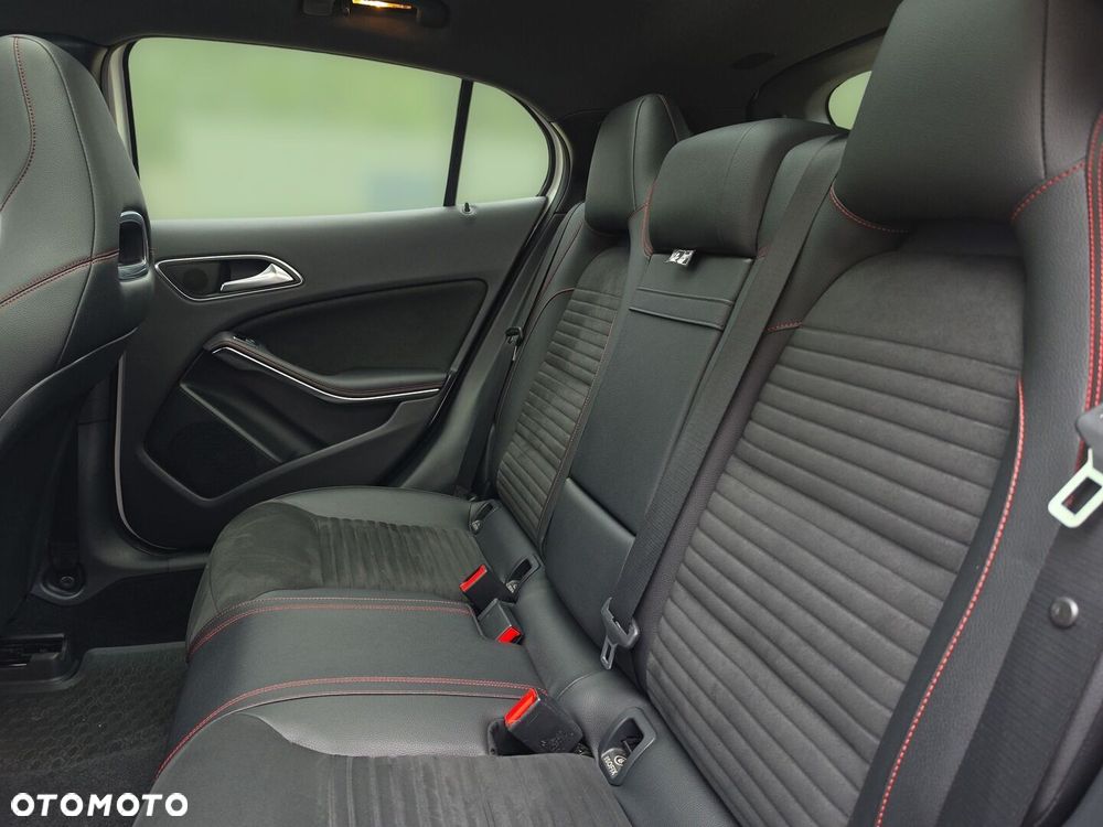 Mercedes-Benz GLA 220 4-Matic - 24