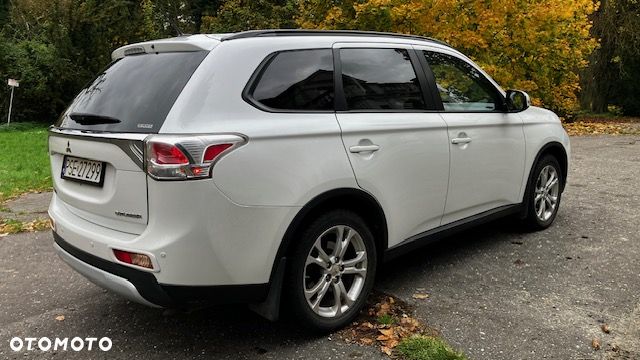 Mitsubishi Outlander 2.4 Instyle NAVI EU5 CVT - 7