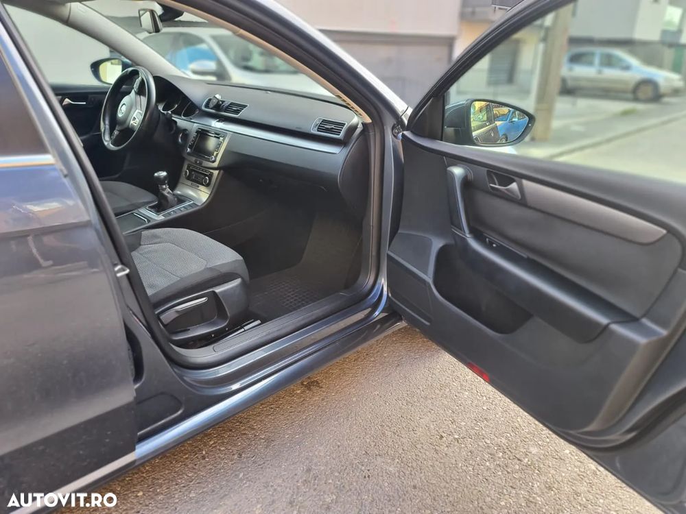 Volkswagen Passat 2.0TDI Highline DPF 4Motion - 3