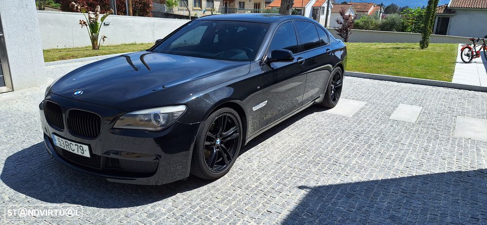 BMW 740 d xDrive Pack M - 16