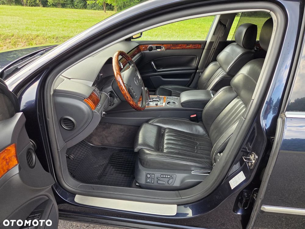 Volkswagen Phaeton 4.2 V8 4MOTION Automatik (5 Sitzer) - 12