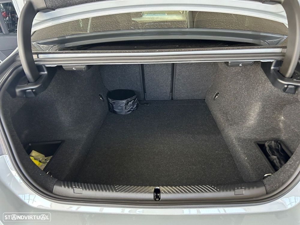 BMW 530 e Pack Desportivo M - 17