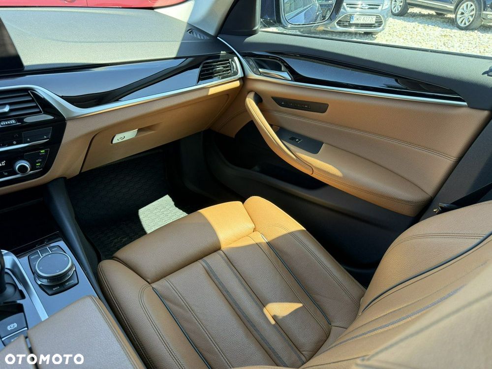 BMW Seria 5 518d Sport Line - 13