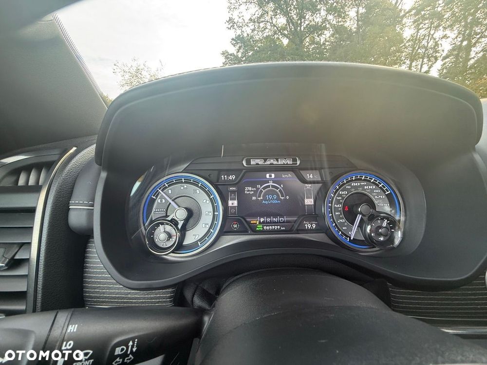 RAM 1500 5.7 Crew Cab Shortbed Limited Black - 29