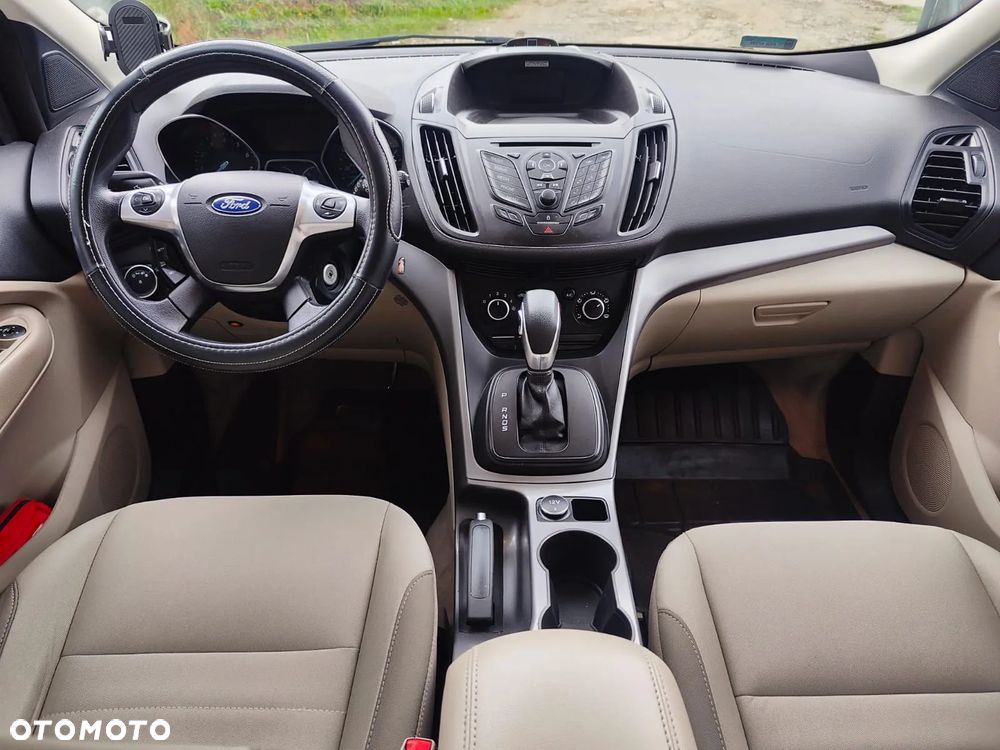 Ford Escape 2.0 EcoBoost AWD Titanium - 9