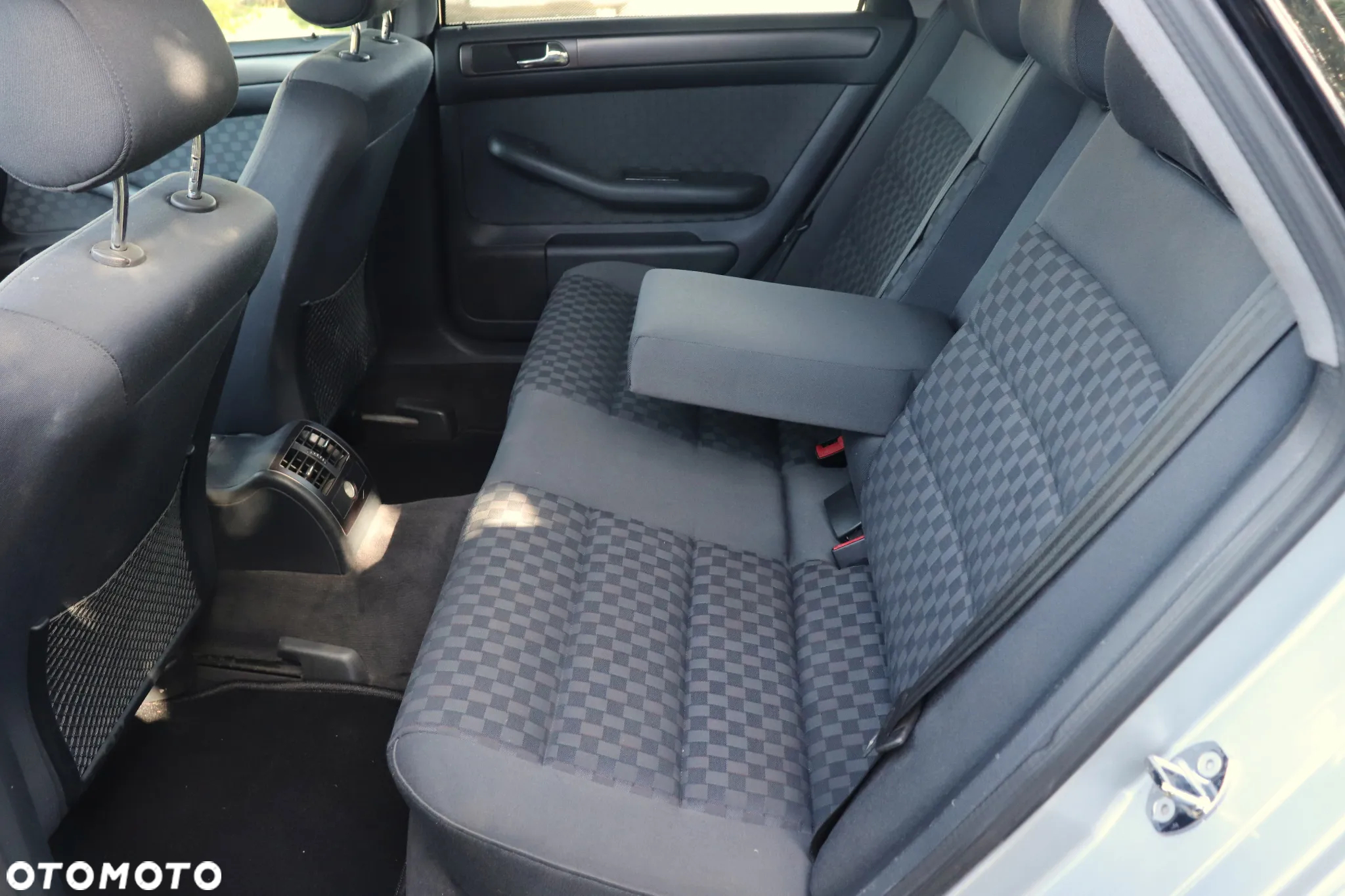 Audi A6 - 12