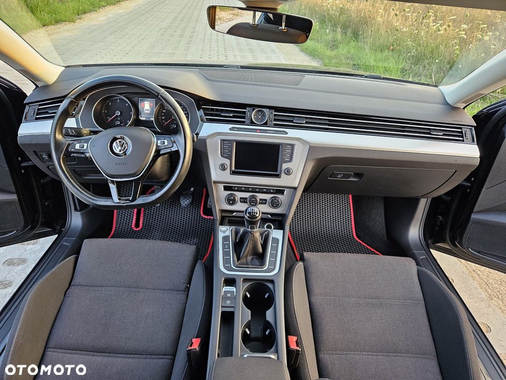 Volkswagen Passat 2.0 TDI (BlueMotion Technology) Comfortline - 12