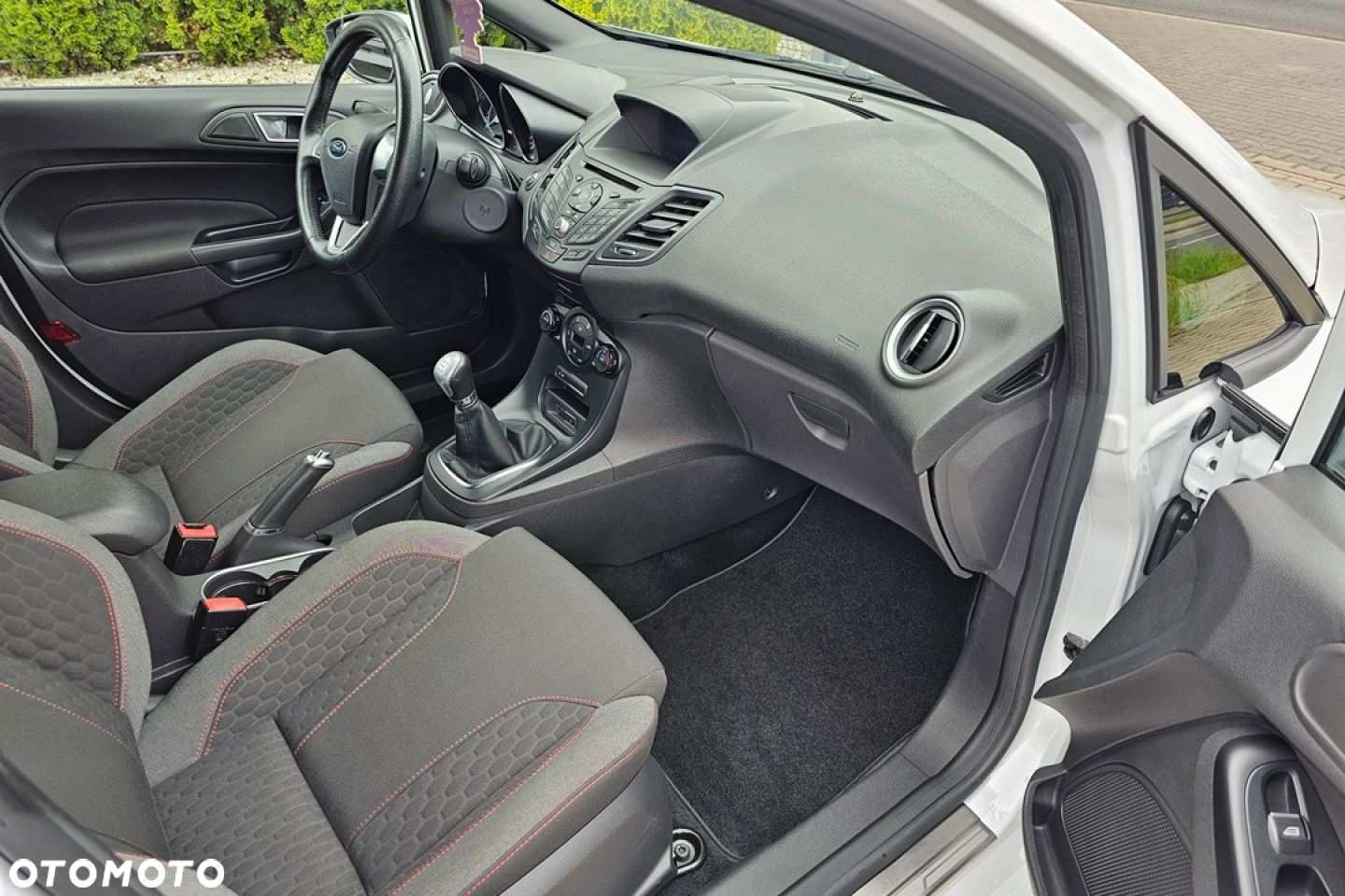 Ford Fiesta - 17
