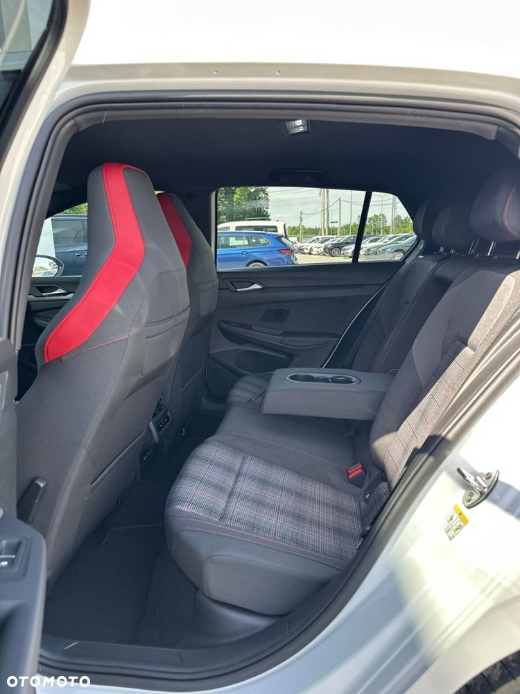 Volkswagen Golf - 14