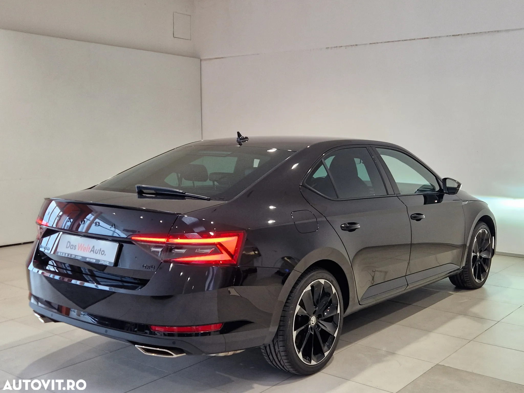 Skoda Superb 2.0 TSI 4X4 DSG Sportline - 7